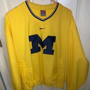 U of M yellow Nike windbreaker